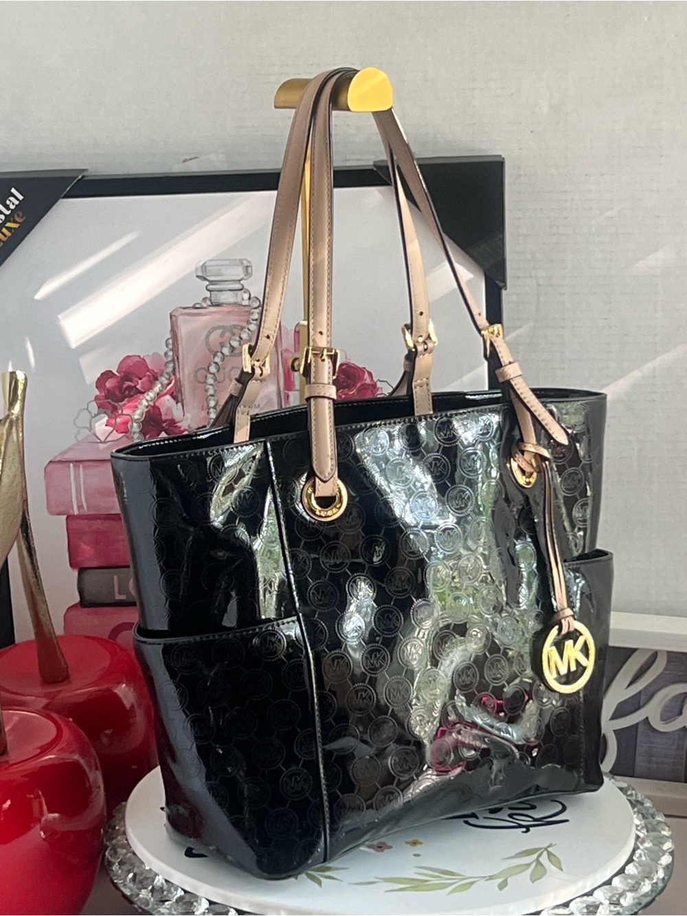 Michael Kors Black Patent with Neutral Leather Handles tote bag - Picture 3 of 17